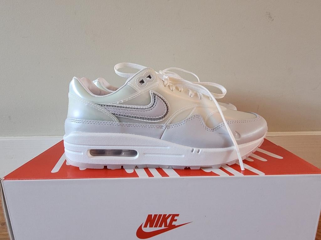 Nike Air Max 1 SD 'Pearl' SNKRS Day 2020 maat 38,5 nieuw, Wit, Nike, Nieuw, Ophalen of Verzenden