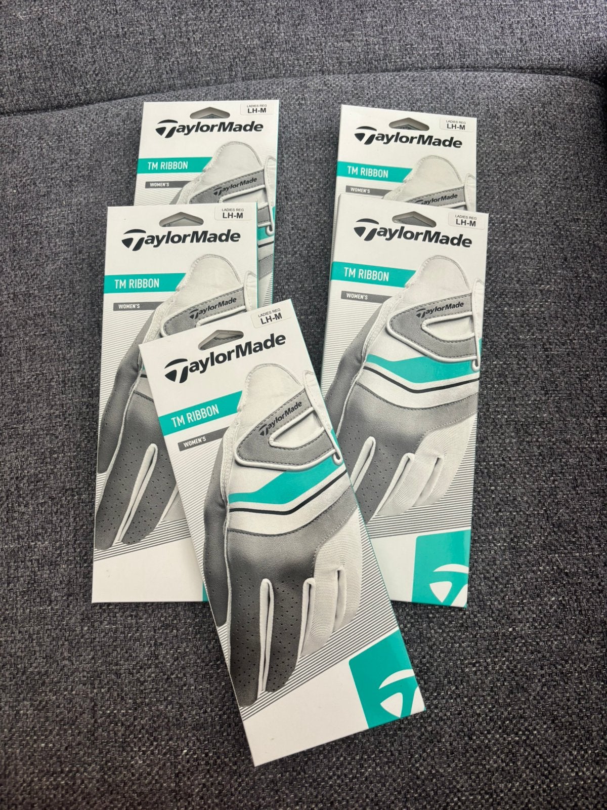 NEW! Taylormade golf glove ladies regular medium, Sport en Fitness, Ophalen, Nieuw