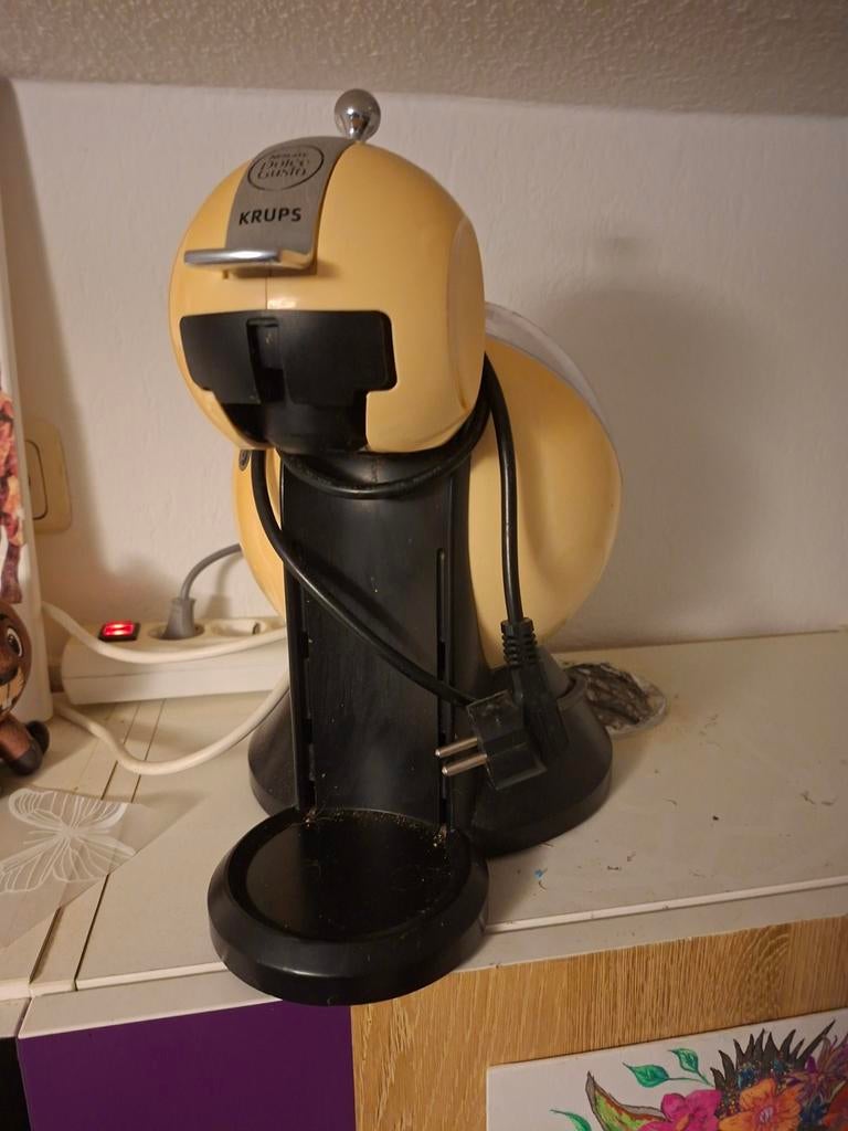 Krups Dolce Gusto koffiezetapparaat - Geel/Zwart, Ophalen, Gebruikt, Koffiemachine, 2 tot 4 kopjes