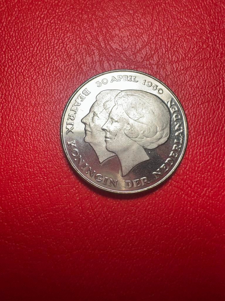 Dubbelkop 2½ gulden 1980 - Troonswisseling Juliana Beatrix, Ophalen of Verzenden, Koningin Juliana, 2½ gulden, Losse munt