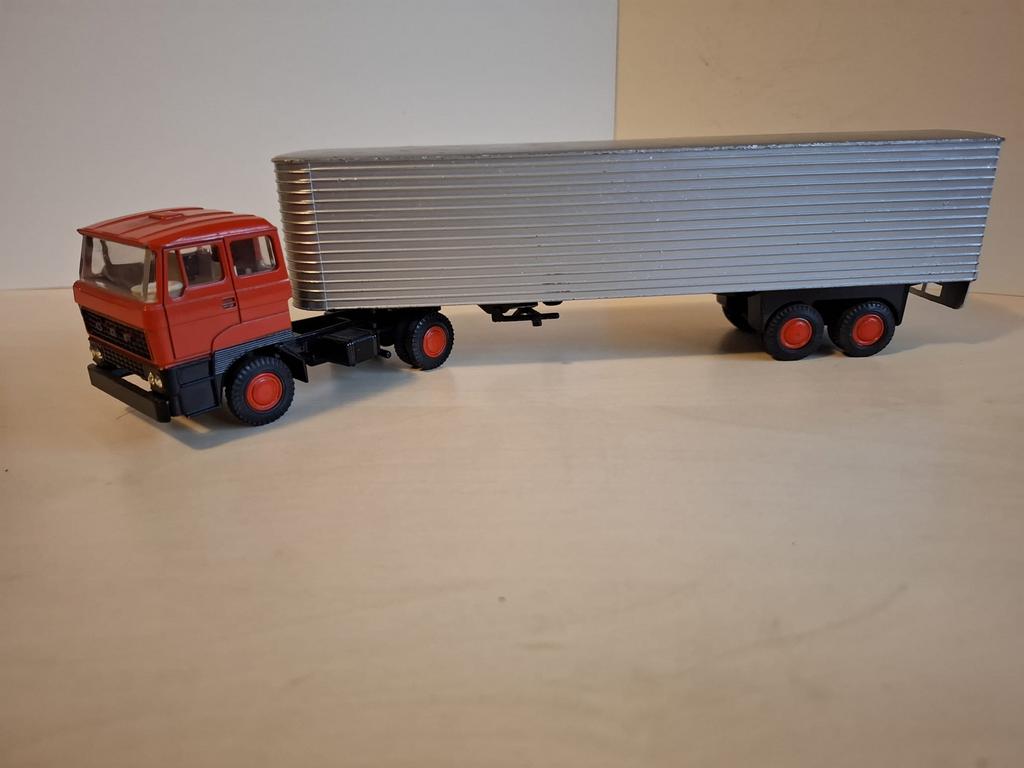 DAF Vrachtwagen met Oplegger - Schaal 1:50, Ophalen of Verzenden, Gebruikt, Bus of Vrachtwagen, Overige merken