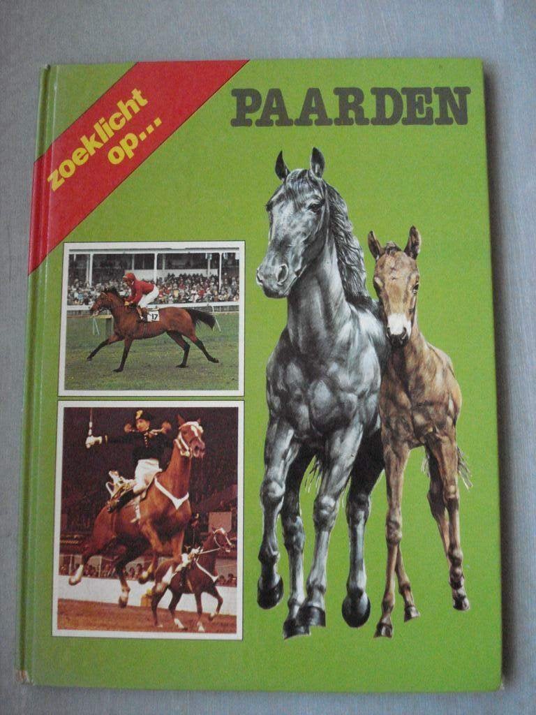 Zoeklicht ... op paarden, Ophalen of Verzenden, Gelezen, Paarden of Pony's