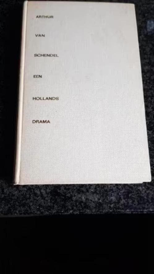 Een Hollands drama, Ophalen of Verzenden, Zo goed als nieuw