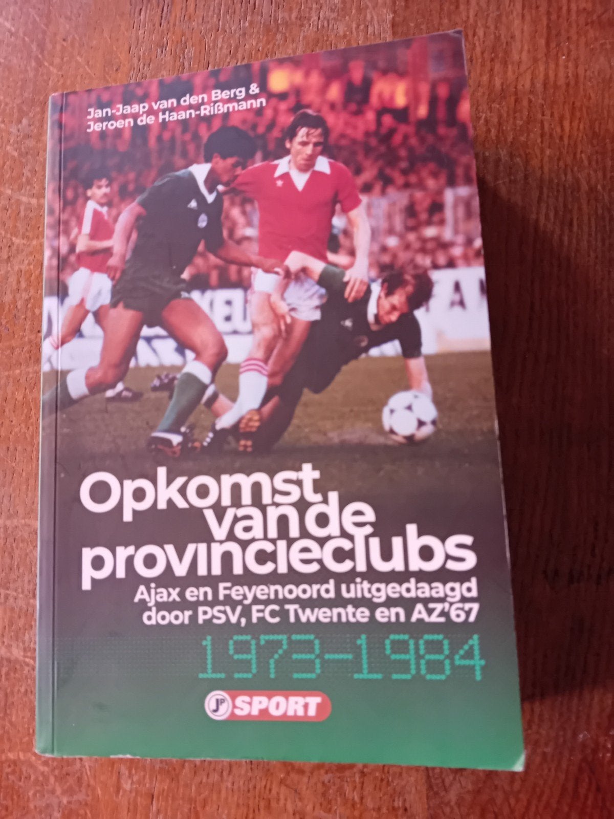 Opkomst van de provincieclubs: Voetbalgeschiedenis 1973-1984, Ophalen of Verzenden, Zo goed als nieuw, Jan-Jaap van den Berg & Jeroen de Haan-Rißmann