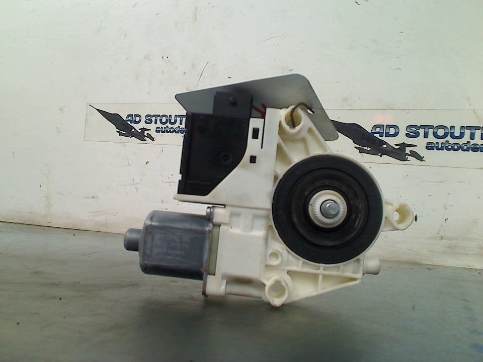 Motor Raammechaniek Rechts Voor Fiat 500X (334) 0130822665, FCA Germany GmbH, Gebruikt, IPC D1-09 Bahnhofsplatz, Rüsselsheim am Main 65423, , Duitsland