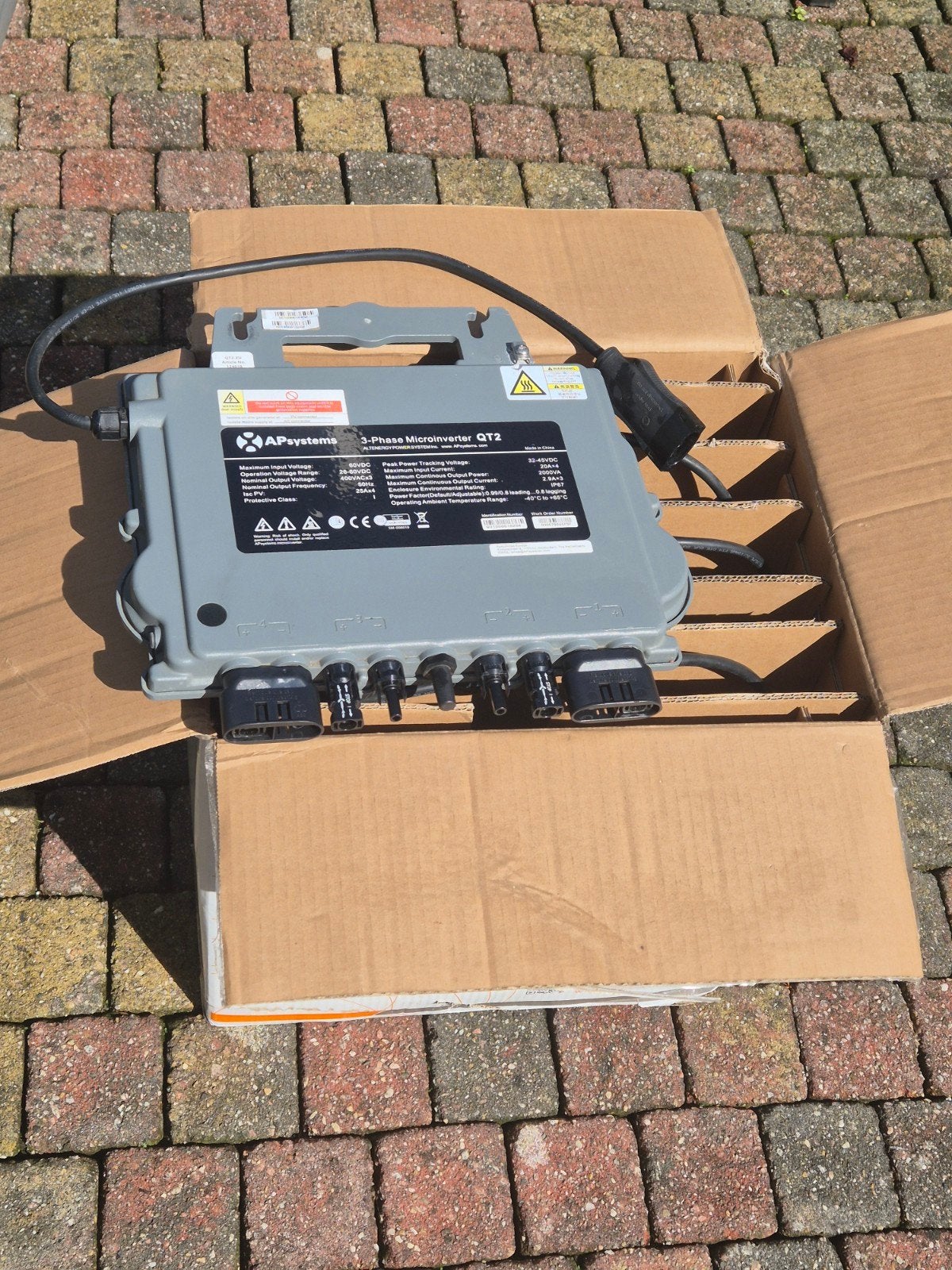 5x APsystems 3-Fase omvormers QT2, Ophalen, Zo goed als nieuw, Overige typen
