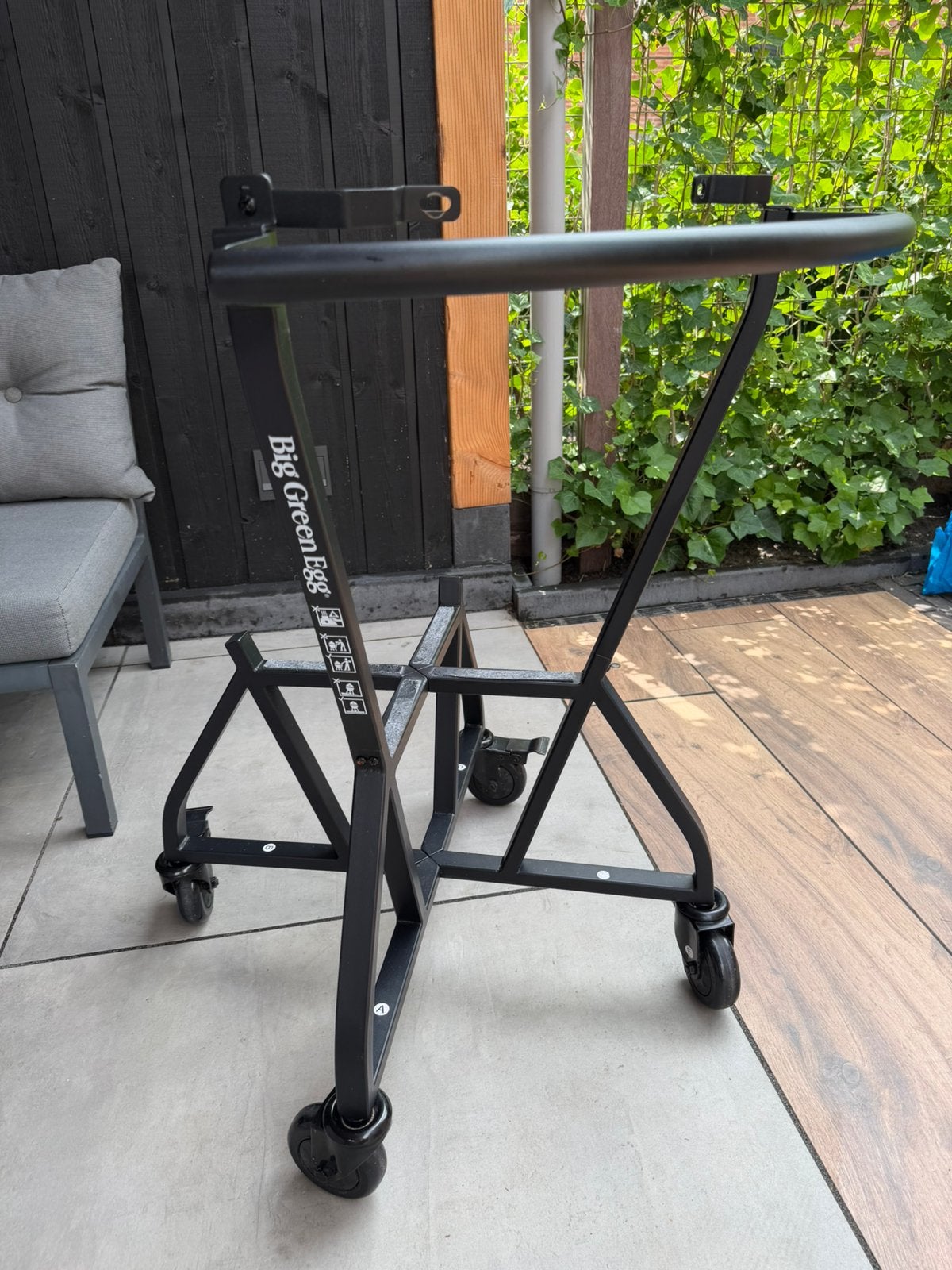 Big Green Egg Large intEGGrated Nest+Handler, Ophalen, Zo goed als nieuw