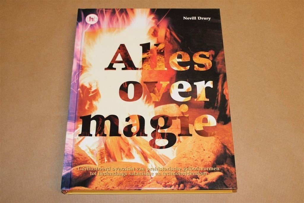Alles over Magie — Geschiedenis van Prehistorie tot Heden, Ophalen of Verzenden, Zo goed als nieuw, Overige onderwerpen, Achtergrond en Informatie