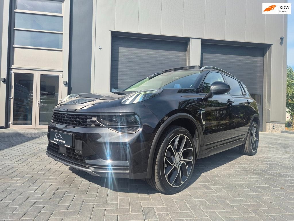 Lynk & Co 01 1.5 Pano Black edition 2023, Automaat, Stof, Gebruikt, Zwart