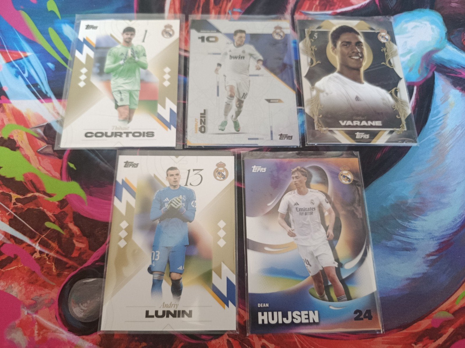 Topps Real Madrid Courtois Ozil Varane Lunin Huijsen, Ophalen of Verzenden, Nieuw, Buitenlandse clubs, Poster, Plaatje of Sticker