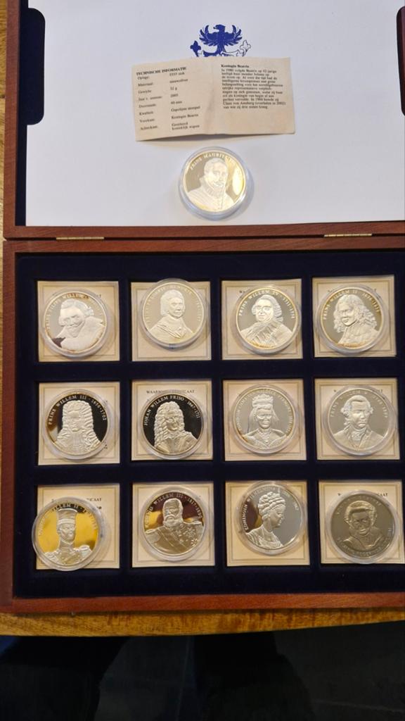 Verzameling munten Nederlandse regenten in houten kist, Postzegels en Munten, Vóór koninkrijk, Setje, Zilver, Overige waardes