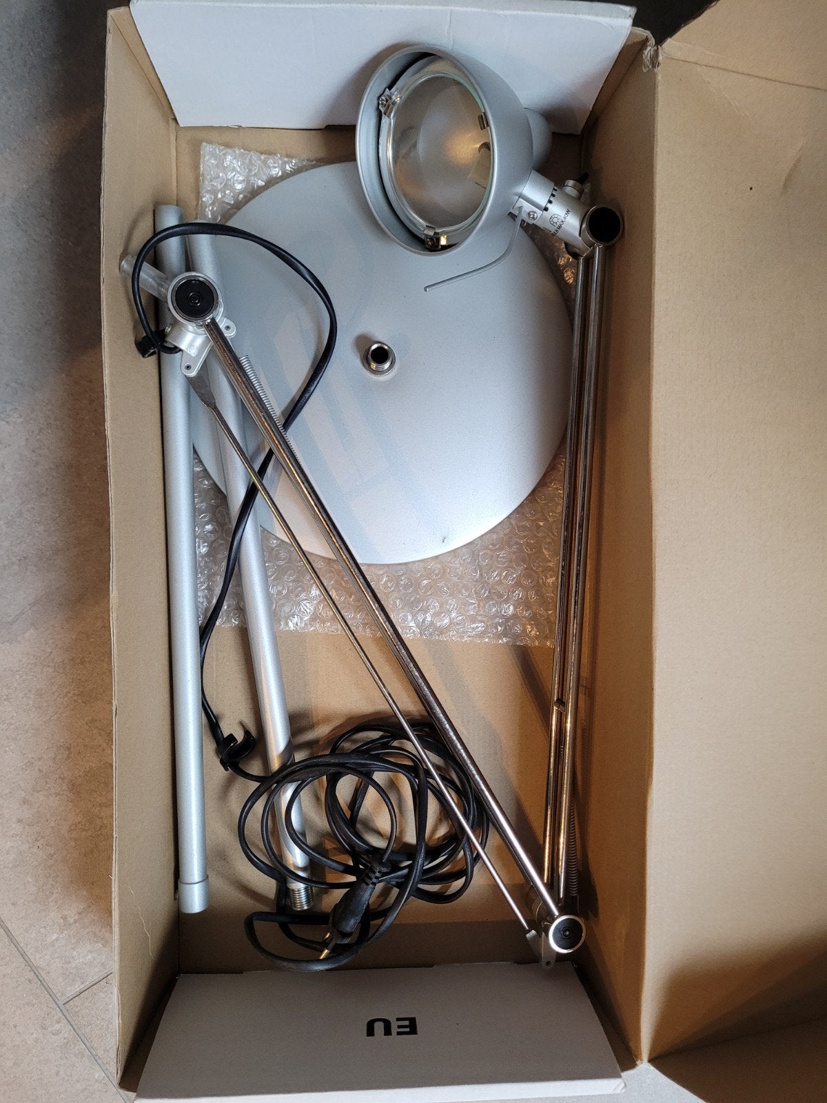 IKEA Antifoni Vloerlamp - Verstelbaar en Modern, Ophalen, Modern, Industrieel, E27 (groot), Zo goed als nieuw