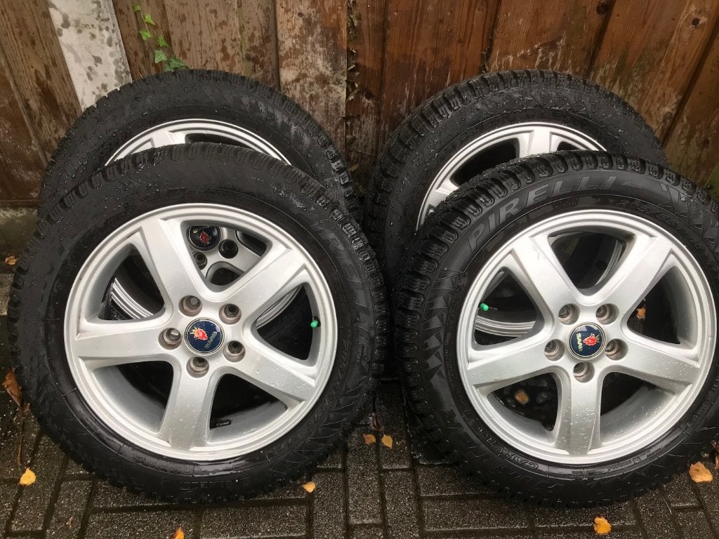 Saab Wielen Borbet velgen met Pirelli winterbanden Extreme, Auto-onderdelen, Ophalen, Gebruikt, 16 inch, Banden en Velgen