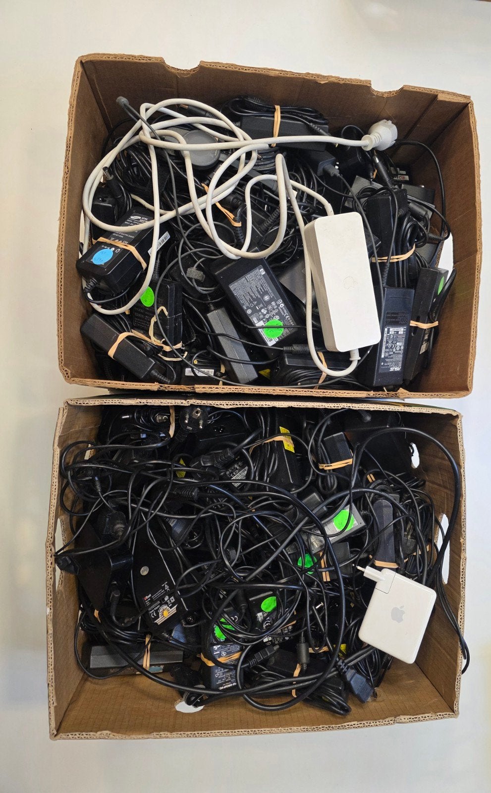 Partij Laptop opladers, Computers en Software, Ophalen, Verda, Verda@live.nl, ASUS