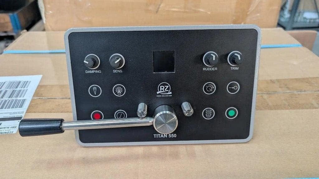 RZ Titan 550 tiller / bedieningspook, Watersport en Boten, Ophalen of Verzenden, Zo goed als nieuw, Kaartplotter of Fish Finder