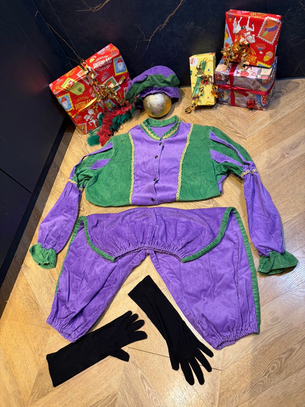 Pietenpak paars groen maat m ribstof handwerk sinterklaas, Diversen, Ophalen of Verzenden, Zo goed als nieuw