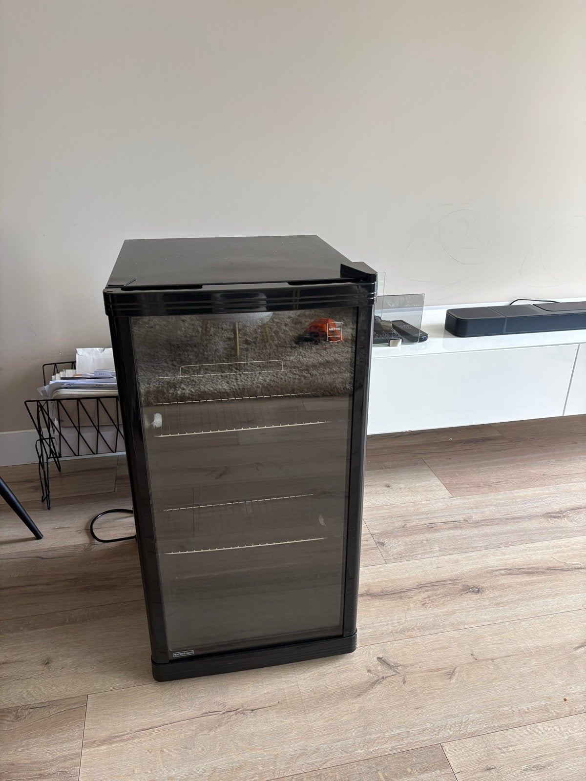 Compacte zwarte koelkast met glazen deur 115 eur vaste prijs, Ophalen, 85 tot 120 cm, Zonder vriesvak, Gebruikt