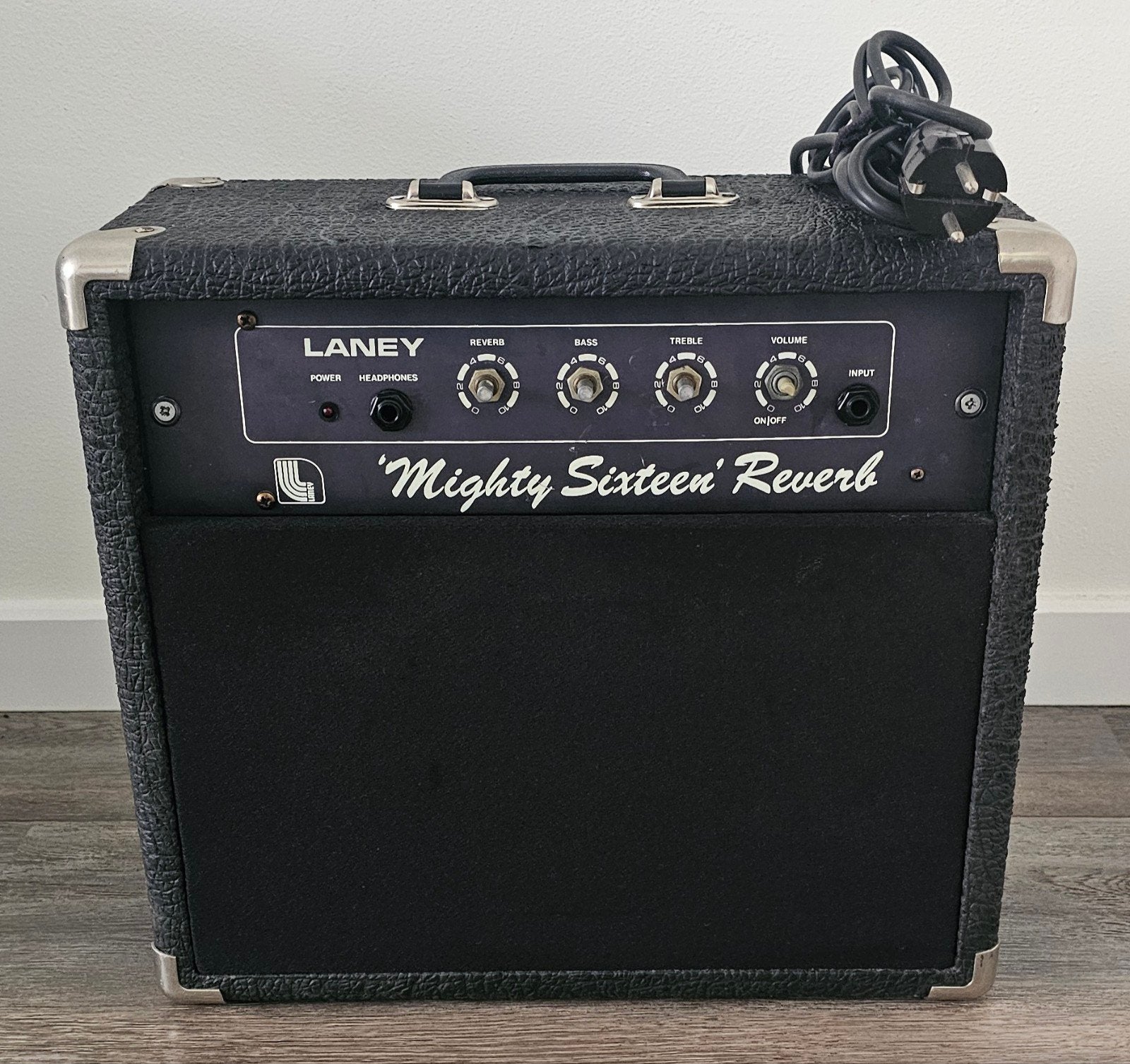 Laney 'Mighty Sixteen' Reverb gitaarversterker, Muziek en Instrumenten, Ophalen, Gebruikt, Gitaar, Minder dan 50 watt