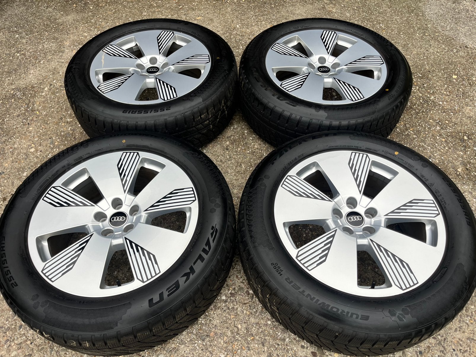 19” originele Audi Q8 Etron winter velgen, Audi, Gebruikt, 255 mm, Banden en Velgen