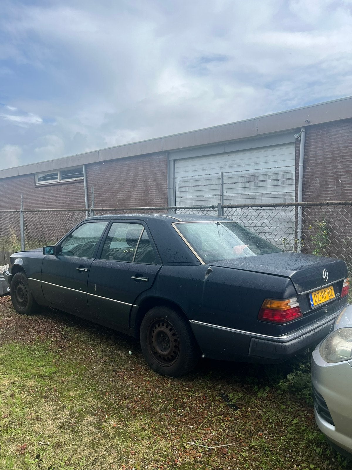 MERCEDES 250 D belastingvrij W124 en donorauto erbij!!, foto 12