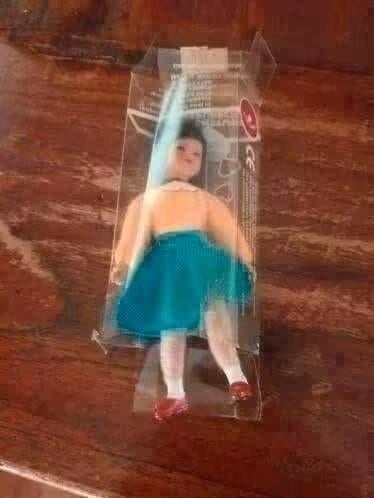 Caco popje meisje voor poppenhuis miniaturen, Ophalen of Verzenden