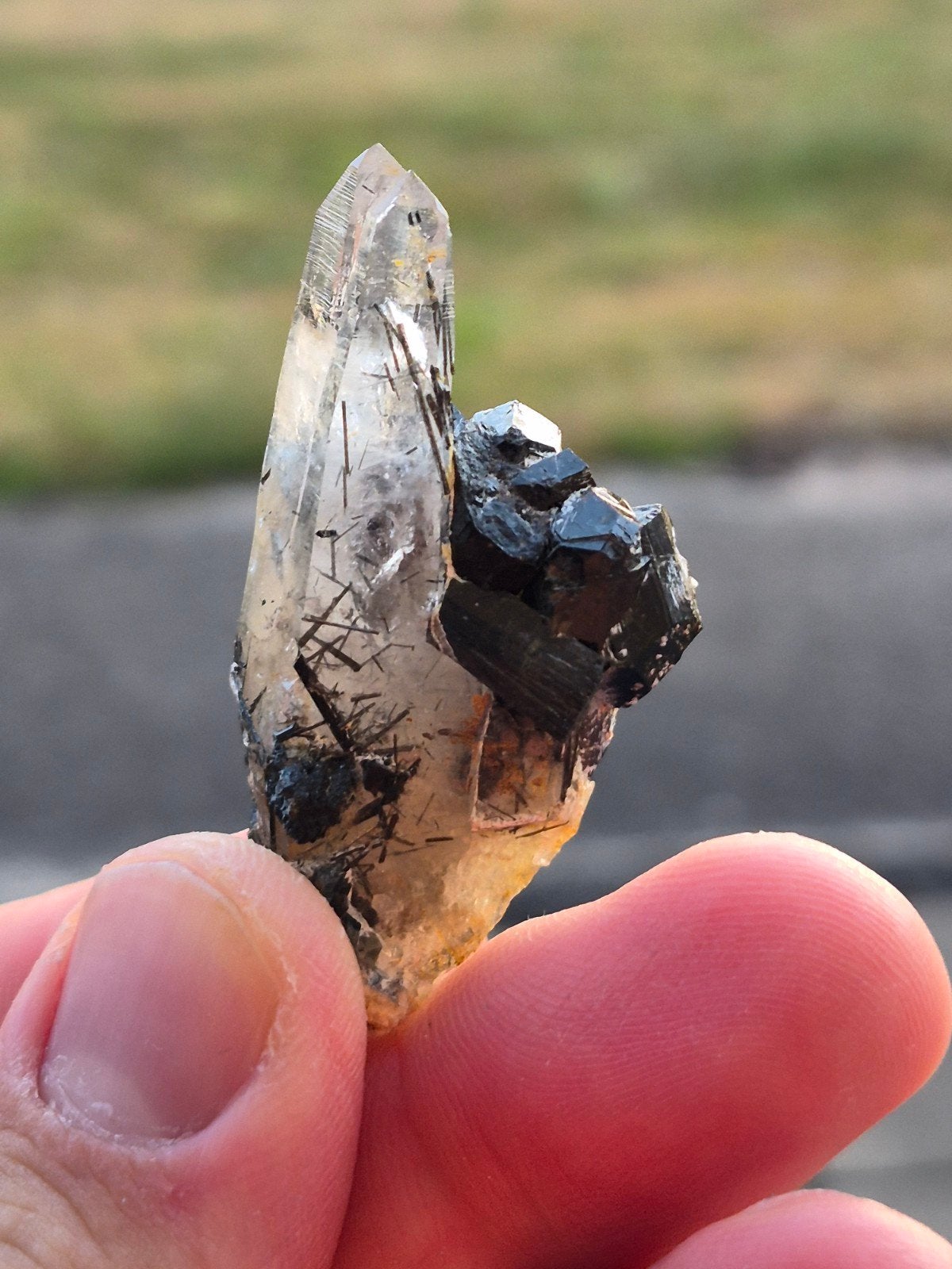 toermalijn in rookkwarts, Verzamelen, Mineralen en Fossielen, Ophalen of Verzenden