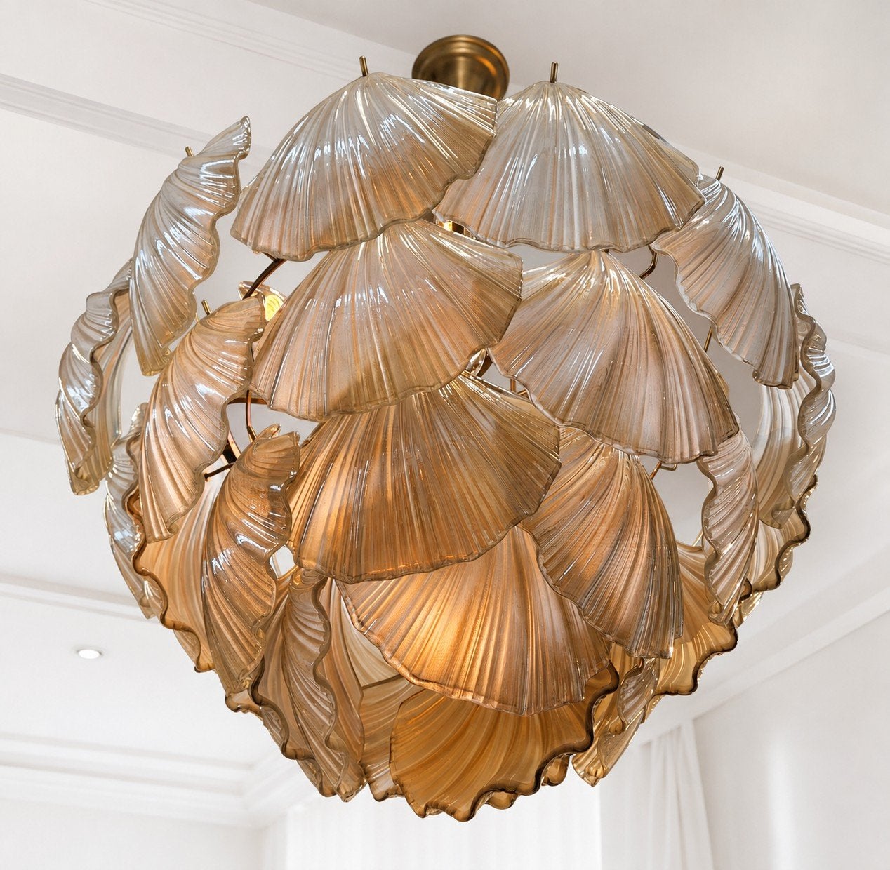 EICHHOLTZ NIEUW Hanglamp Ibiza Champagne glas/antiek brass, Huis en Inrichting, Ophalen of Verzenden, Nieuw, Glas, E14 (klein)