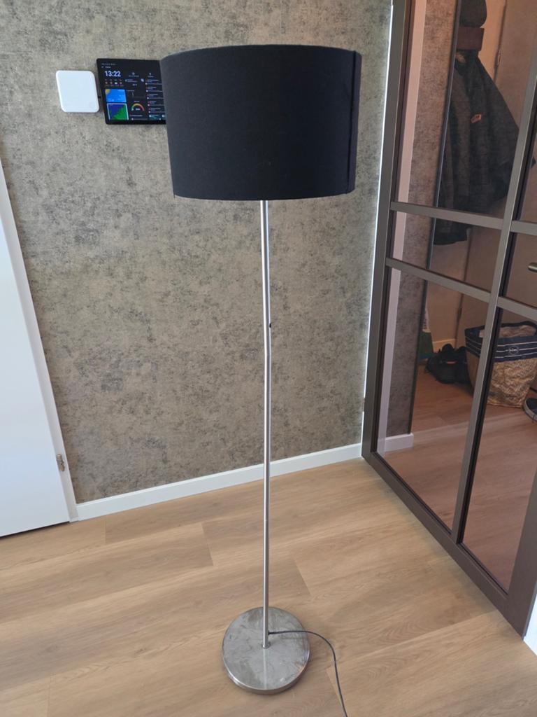 Staande lamp met zwarte kap, Ophalen, Gebruikt, Stof, Modern
