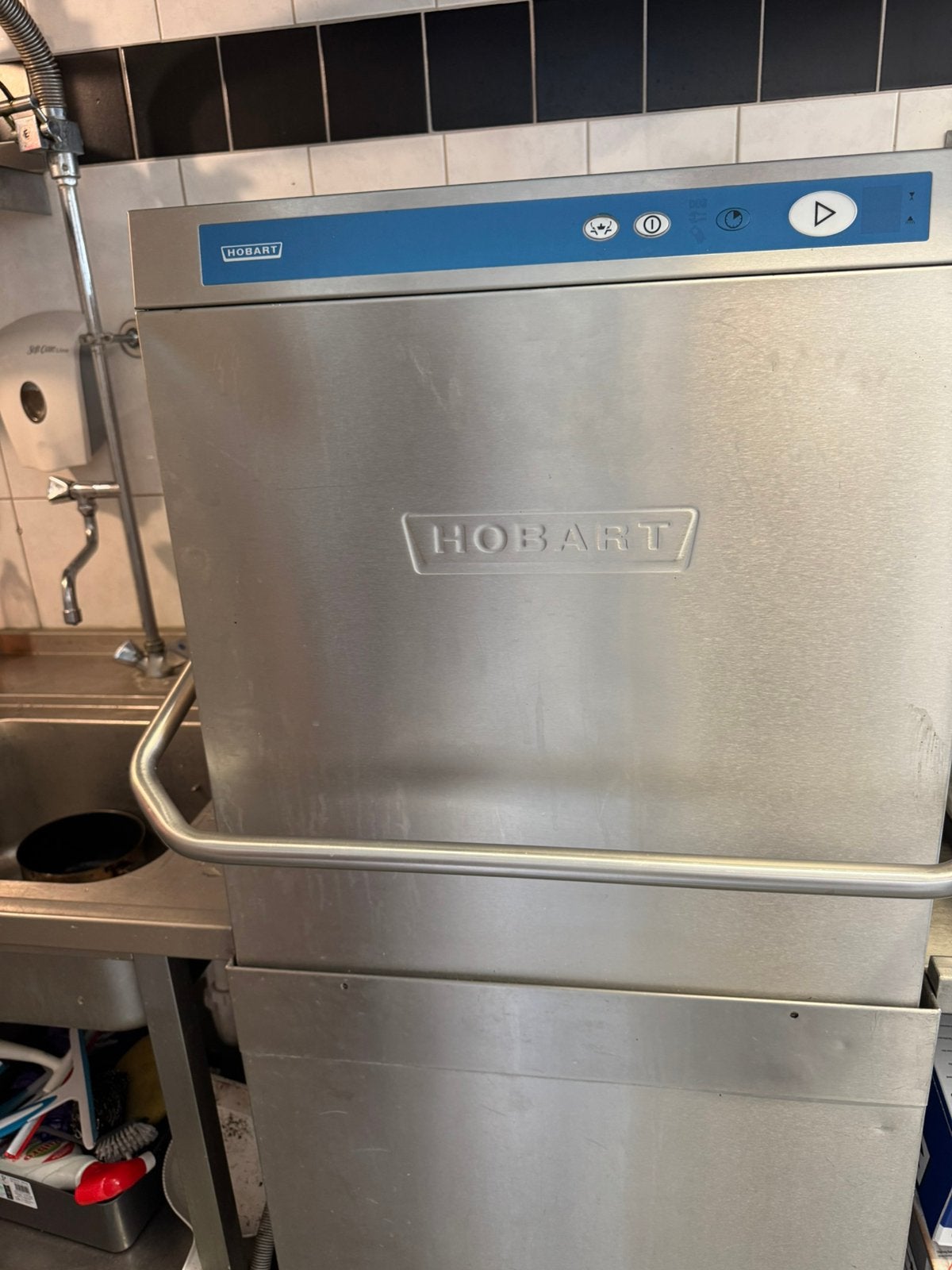 Hobart vaatwasser defect, Ophalen