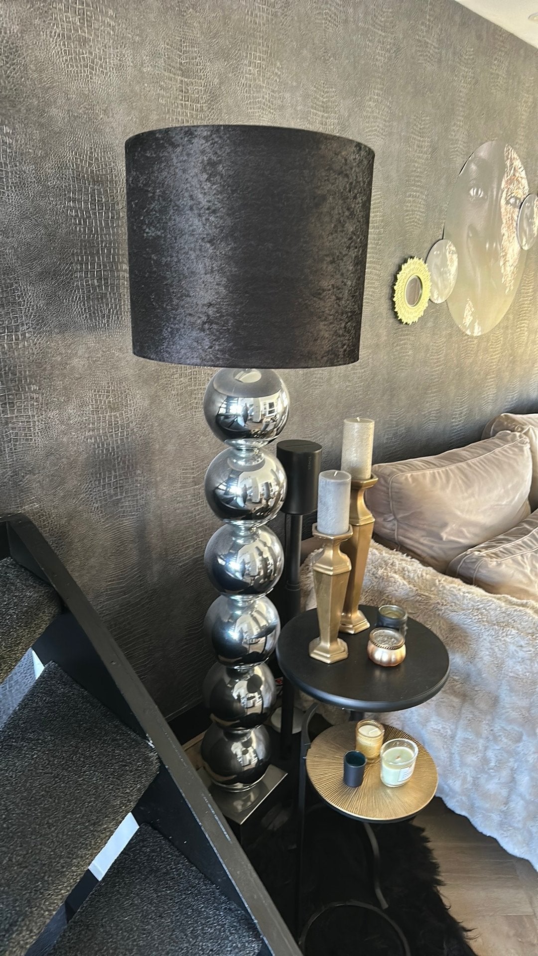 Mooie zware bol lamp met zwarte velvet kap, Ophalen, Zo goed als nieuw