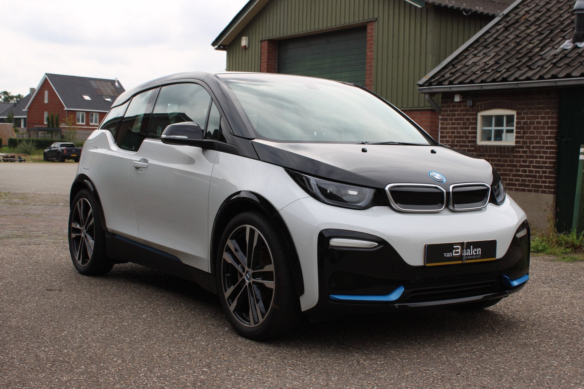 BMW i3 S Executive Edition 120Ah 42 kWh SOh 89,4% NAVI LED O, Auto's, BMW, Automaat, Gebruikt, Zwart, 4 stoelen