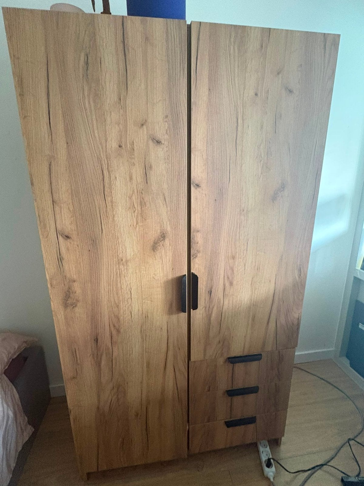 Large Wooden Wardrobe, Zo goed als nieuw, 150 tot 200 cm, 25 tot 50 cm, 50 tot 100 cm