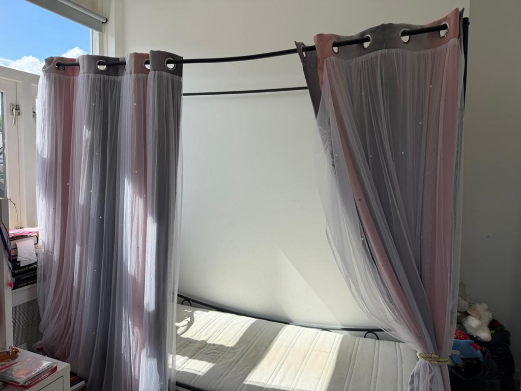 Zwart hemelbed met lattenbodem, Huis en Inrichting, Ophalen, Gebruikt, 90 cm, Eenpersoons