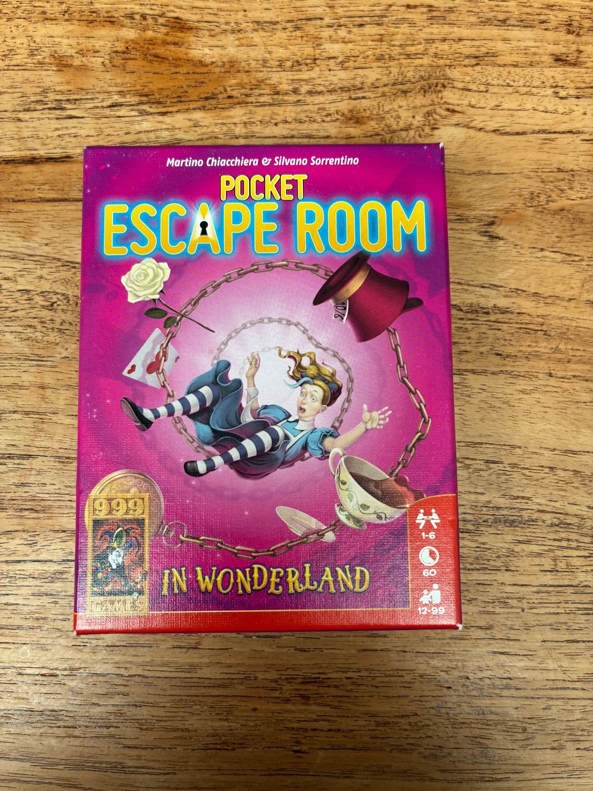 Pocket Escape Room: In Wonderland, Vijf spelers of meer, Ophalen of Verzenden, Zo goed als nieuw
