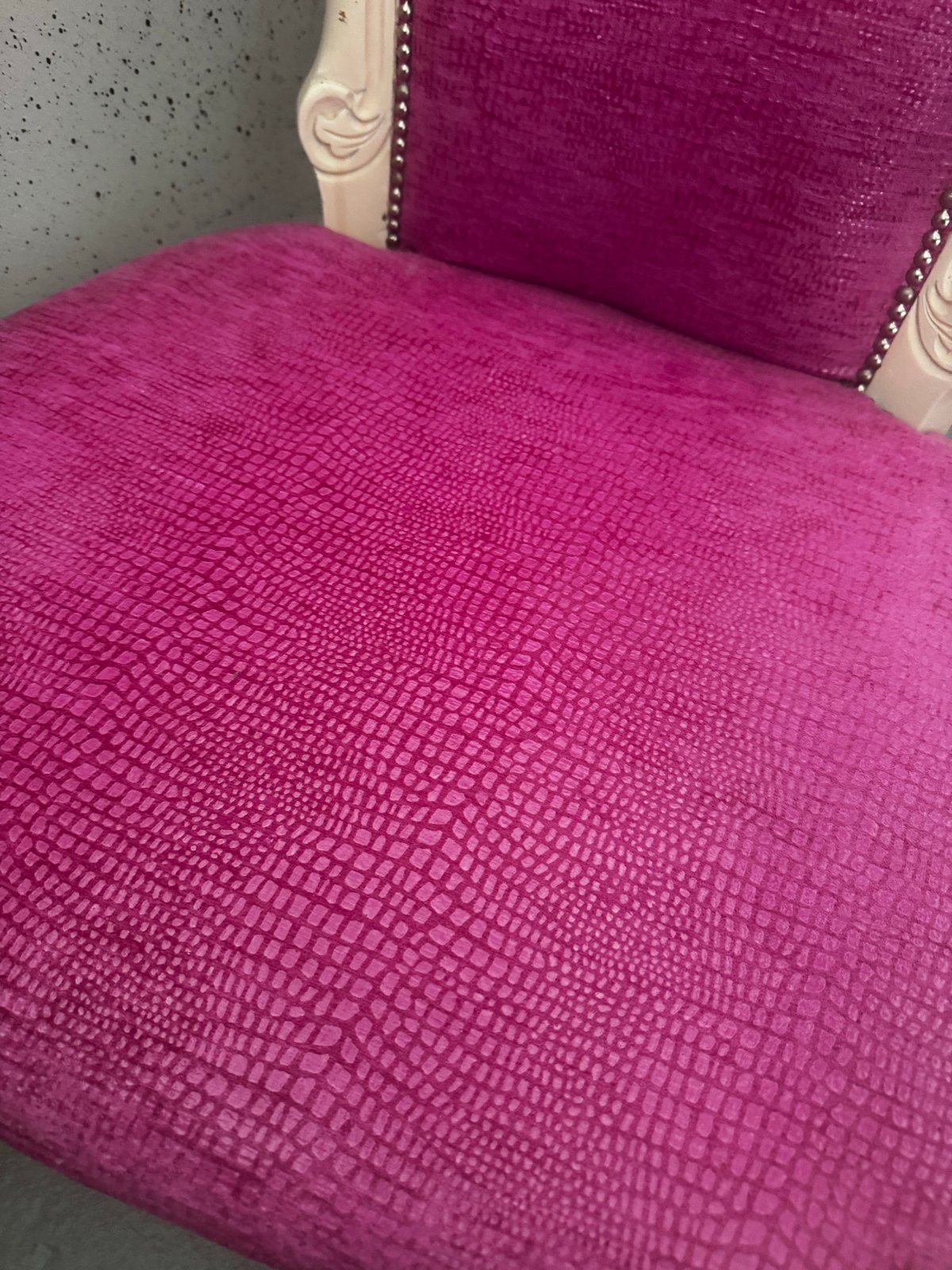 Grote fauteuil, fuchsia roze snake stof, veren en foam, Ophalen of Verzenden, Gebruikt, Stof, 75 tot 100 cm