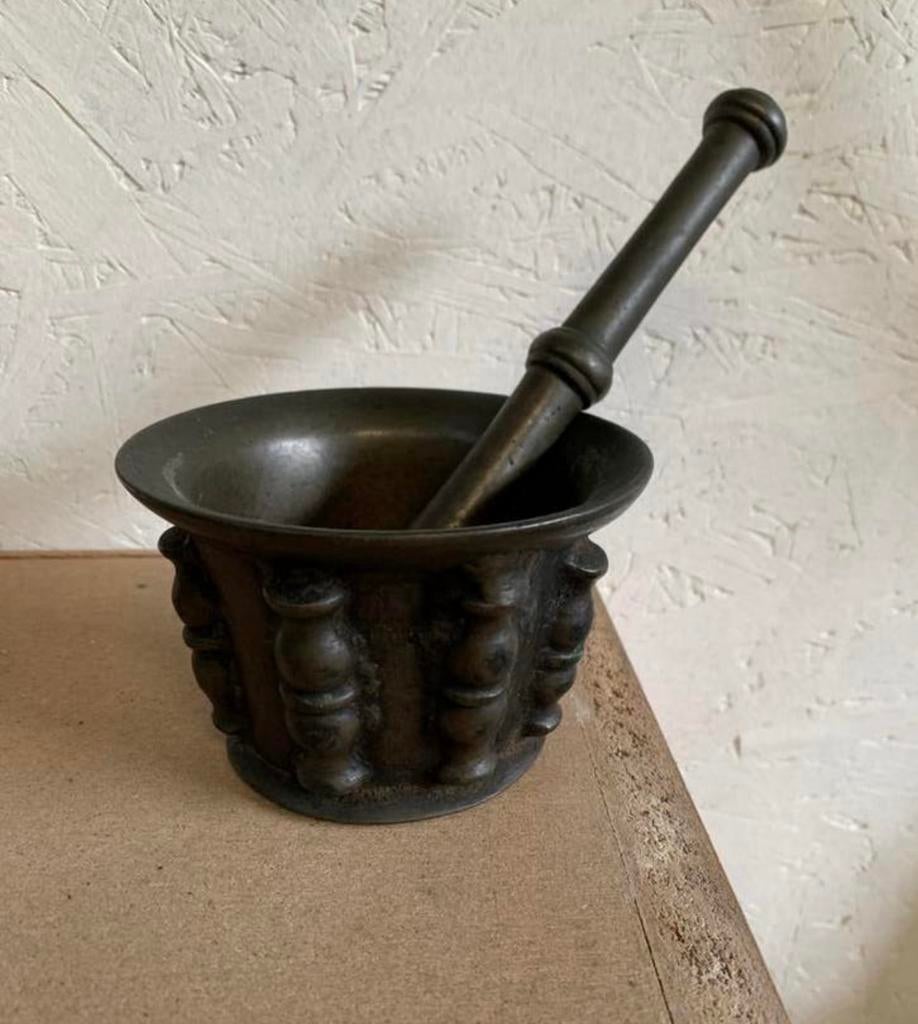 Vijzel schitterend antieke 16e eeuwse Spaanse bronzen vijzel, Antiek en Kunst, Ophalen of Verzenden