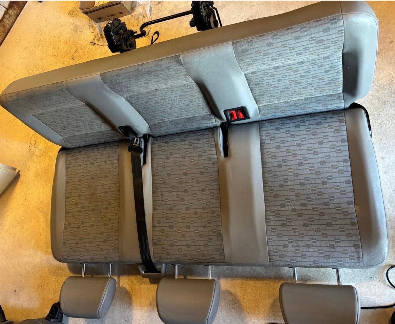 Vw transporter t5 achterbank klapbaar, Ophalen, Gebruikt, Volkswagen