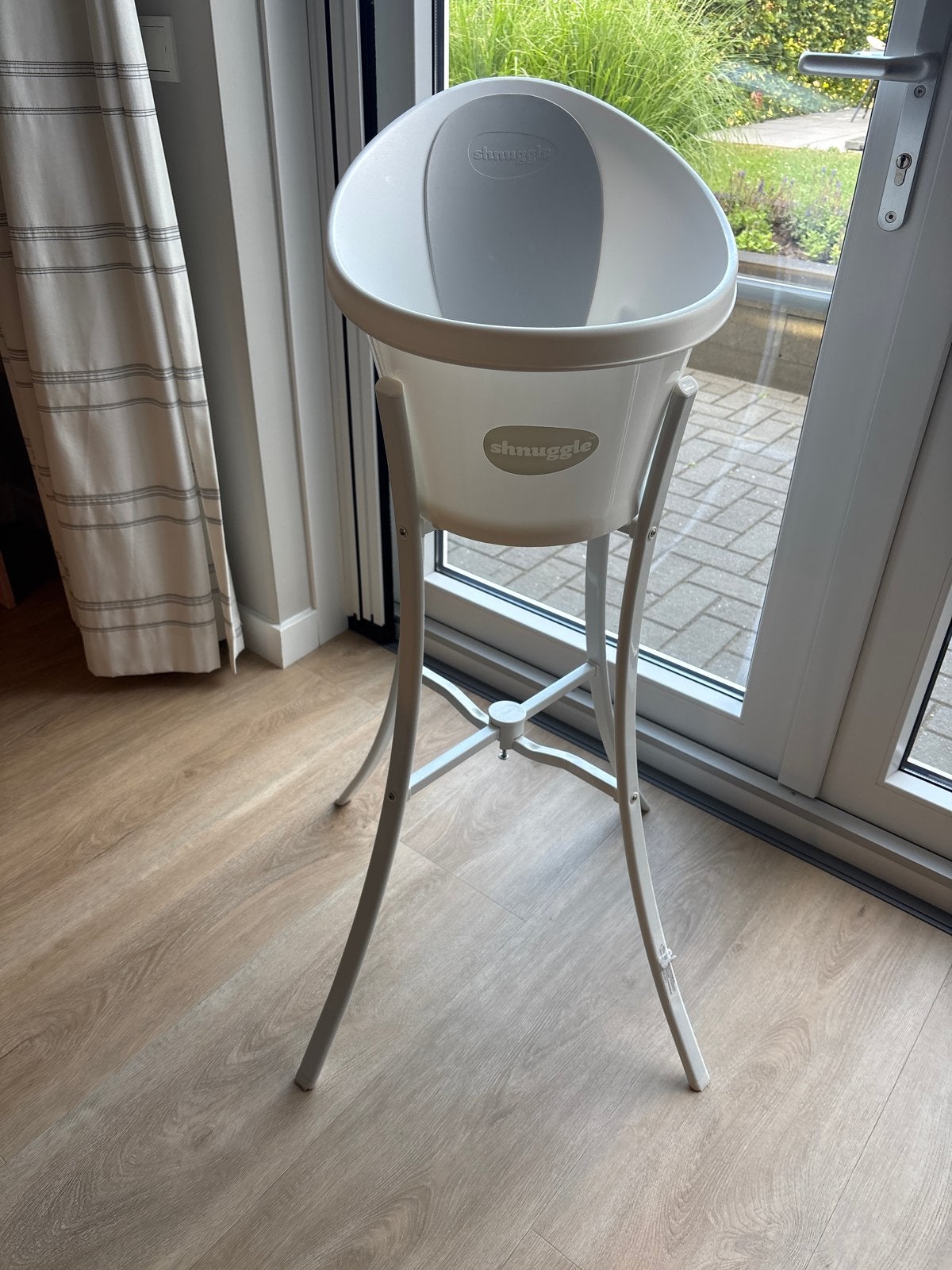 Shnuggle babybadje met standaard, Kinderen en Baby's, Badjes en Verzorging, Zo goed als nieuw, Badje, Standaard, Ophalen