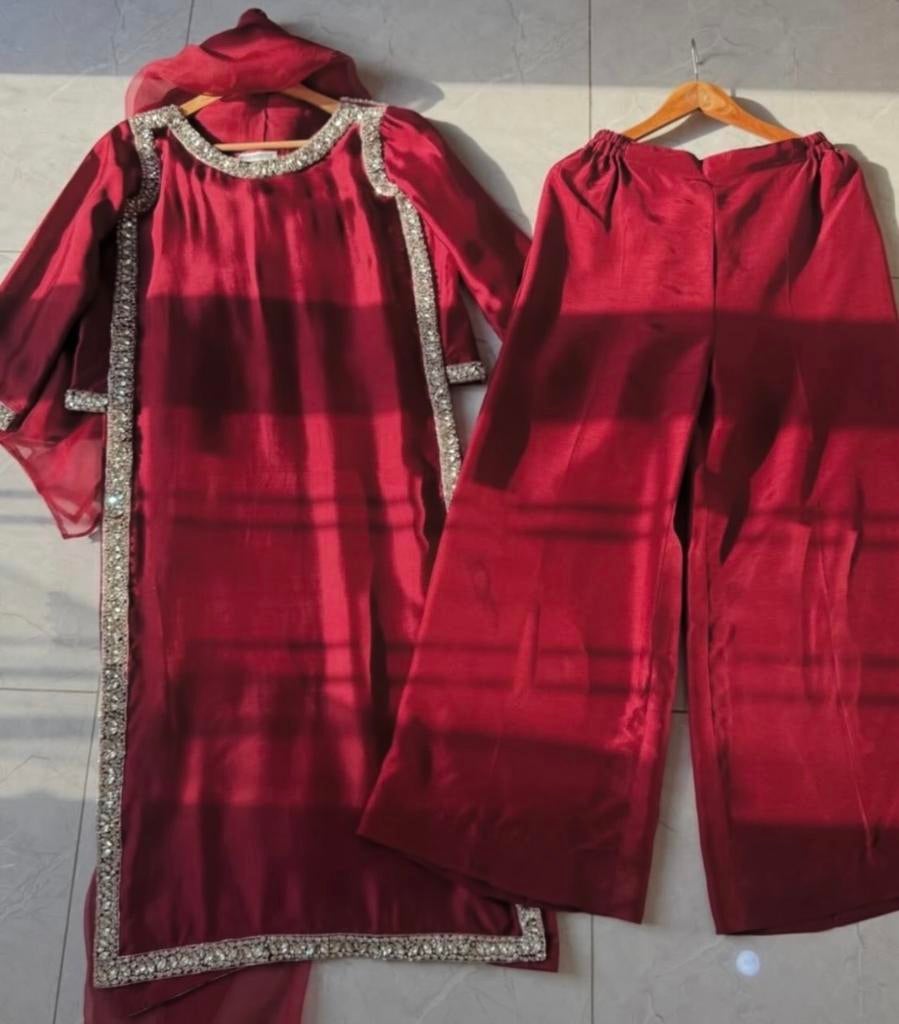Elegante bordeauxrode Indiase jurk met broek en sjaal, Ophalen of Verzenden, Zo goed als nieuw