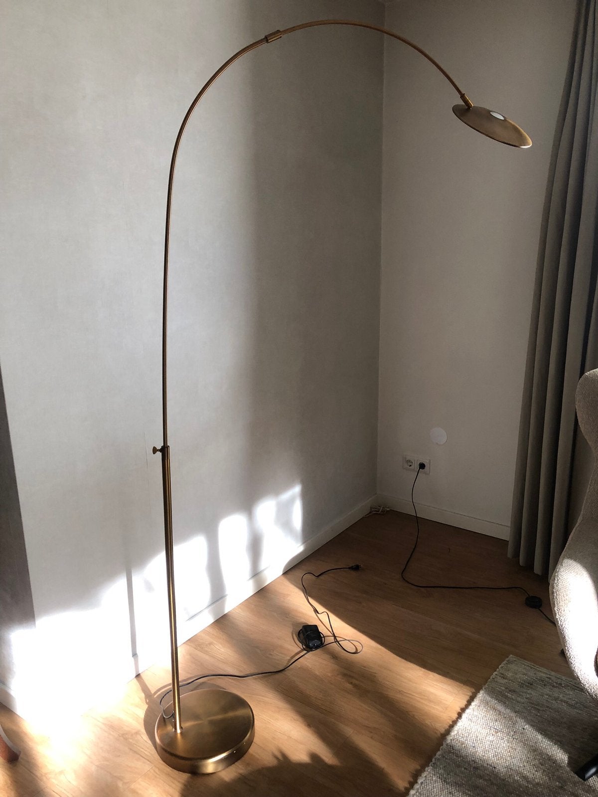 Stijlvolle booglamp, messingkleurig, verstelbaar, Zo goed als nieuw, Metaal, 150 tot 200 cm, E27 (groot)