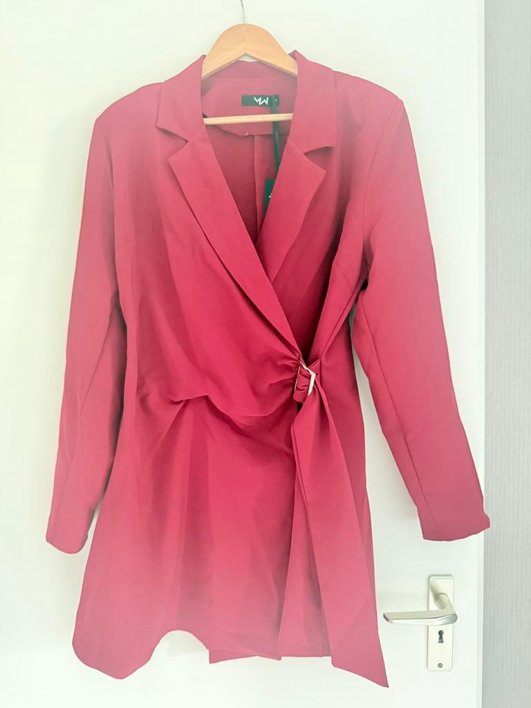 Rode blazerjurk Most Wanted, nieuw, maat M, Kleding | Dames, Jurken, Maat 38/40 (M), Ophalen of Verzenden, Zo goed als nieuw, Boven de knie