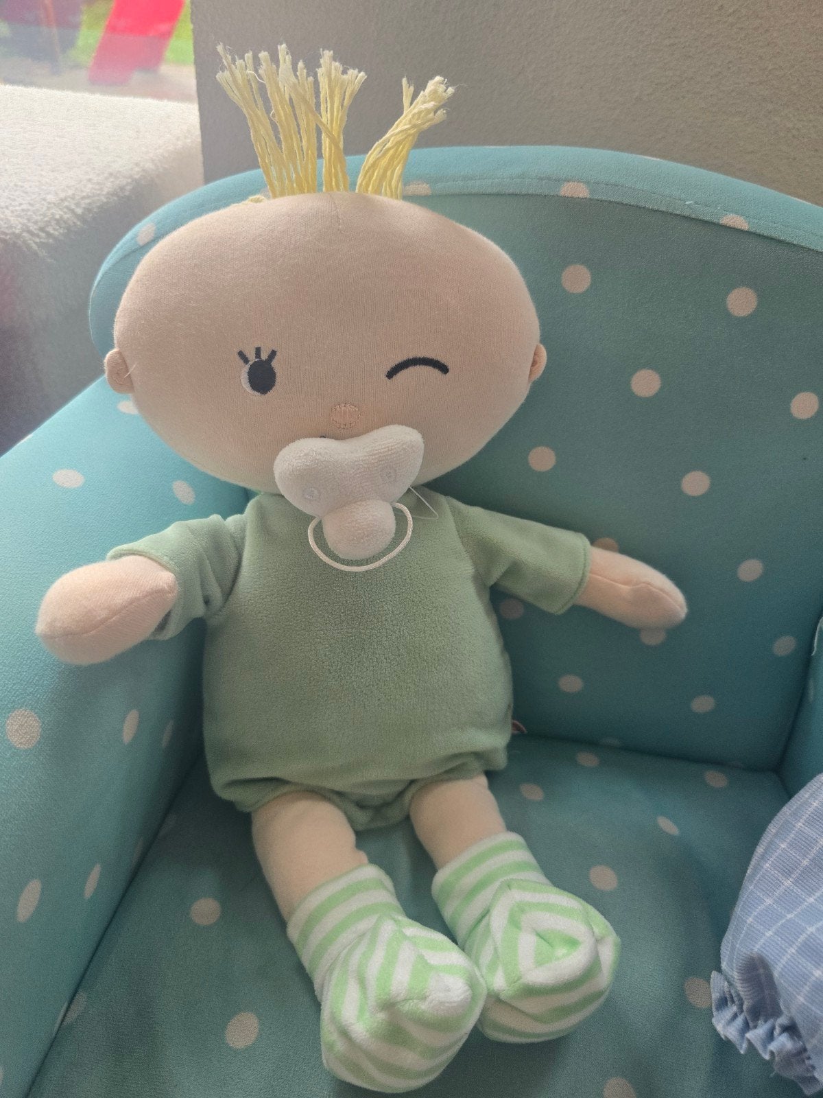 Schattige babypop van de Hema met extra kleertjes, Kinderen en Baby's, Ophalen of Verzenden, Zo goed als nieuw, Babypop