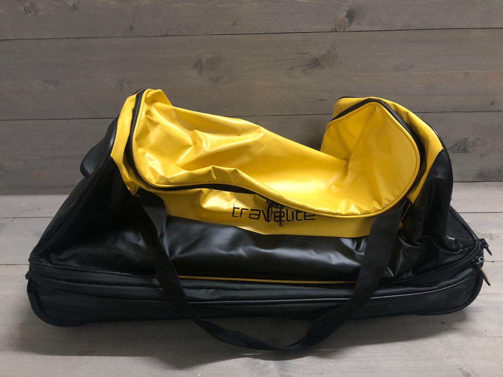 Travelite Basics Wheeled Duffle 70cm yellow, Nieuw, Ophalen of Verzenden, Nvt, Nvt