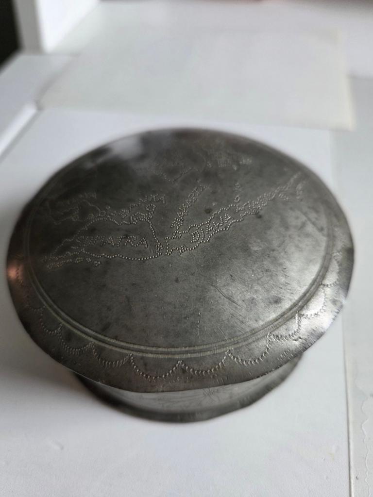 Te koop Tin rond schaaltje 15 cm rond, Ophalen of Verzenden