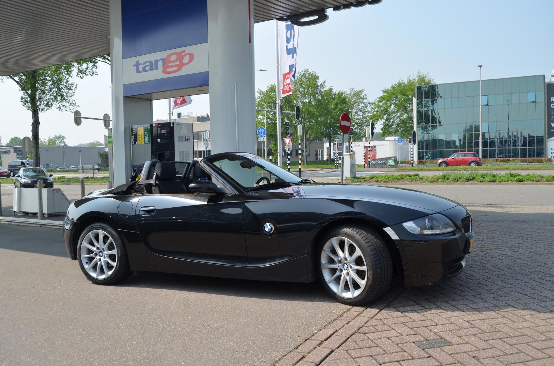 BMW Z4 Roadster 2.0i Anniversary NL AUTO | NAP|17"SPORTWIELE, 4 cilinders, Zwart, Origineel Nederlands, Bedrijf