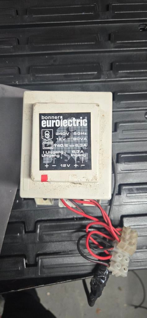 Bonner Eurolectric Omvormer 220V naar 12V - 6,3A / 80VA, Computers en Software, Overige Computers en Software, Ophalen of Verzenden