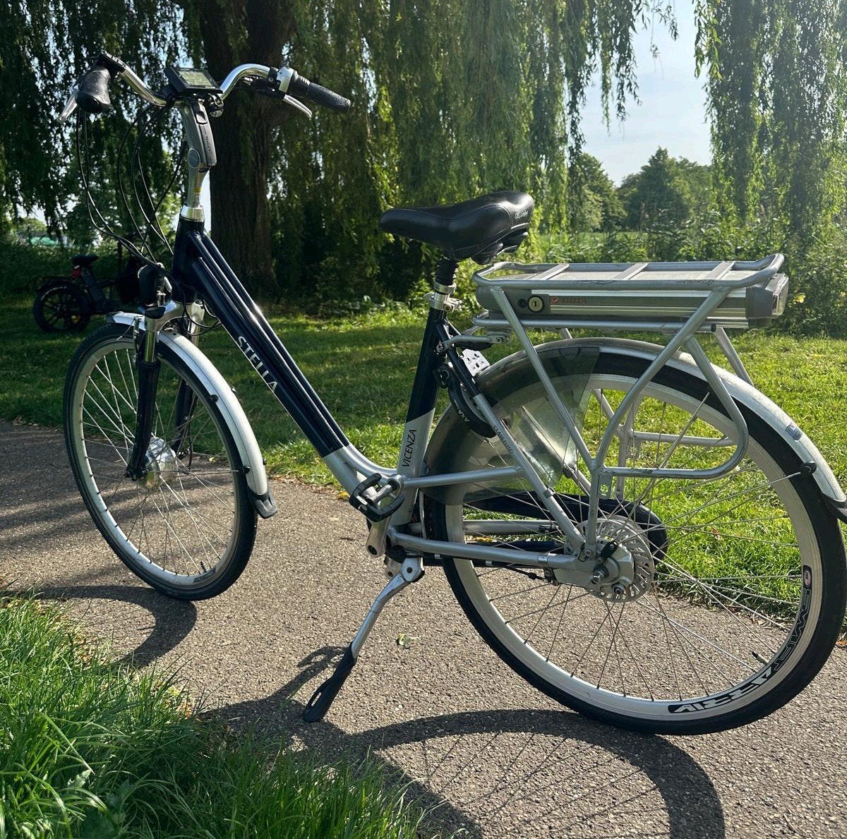 Elektrische fiets Stella Vizenza, Zo goed als nieuw, 51 tot 55 cm, 50 km per accu of meer, Ophalen