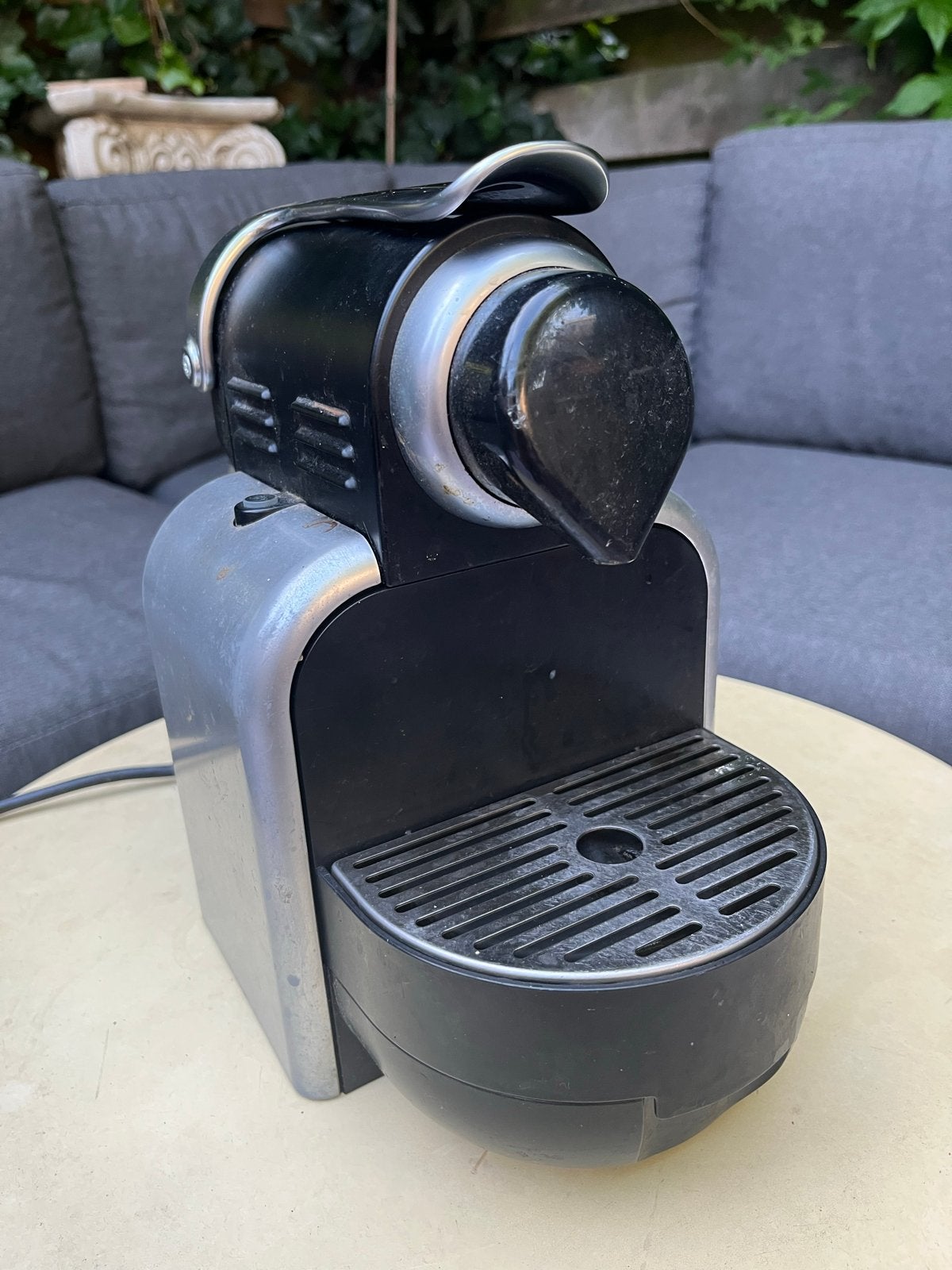 Magimix Nespresso M100 Auto - Werkt, wordt niet heet, Ophalen of Verzenden, Niet werkend, Koffiemachine, Koffiepads en cups
