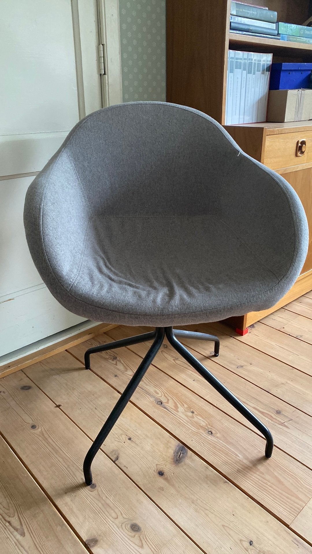 Kuipstoeltje, zithoogte 47 cm, Ophalen, Zo goed als nieuw, Grijs, Eén