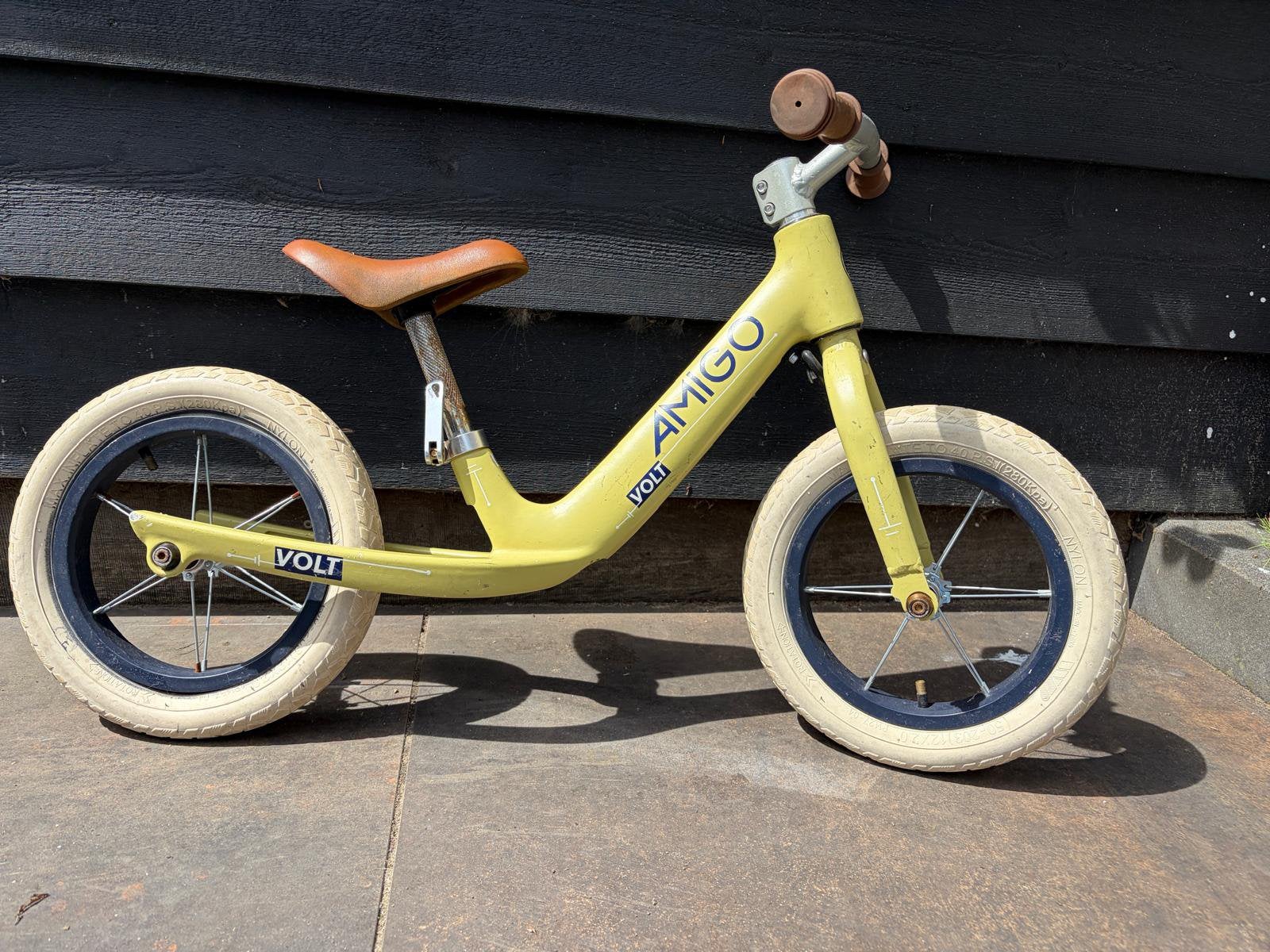 Loopfiets Amigo Volt, Fietsen en Brommers, Ophalen, Zo goed als nieuw, Minder dan 16 inch